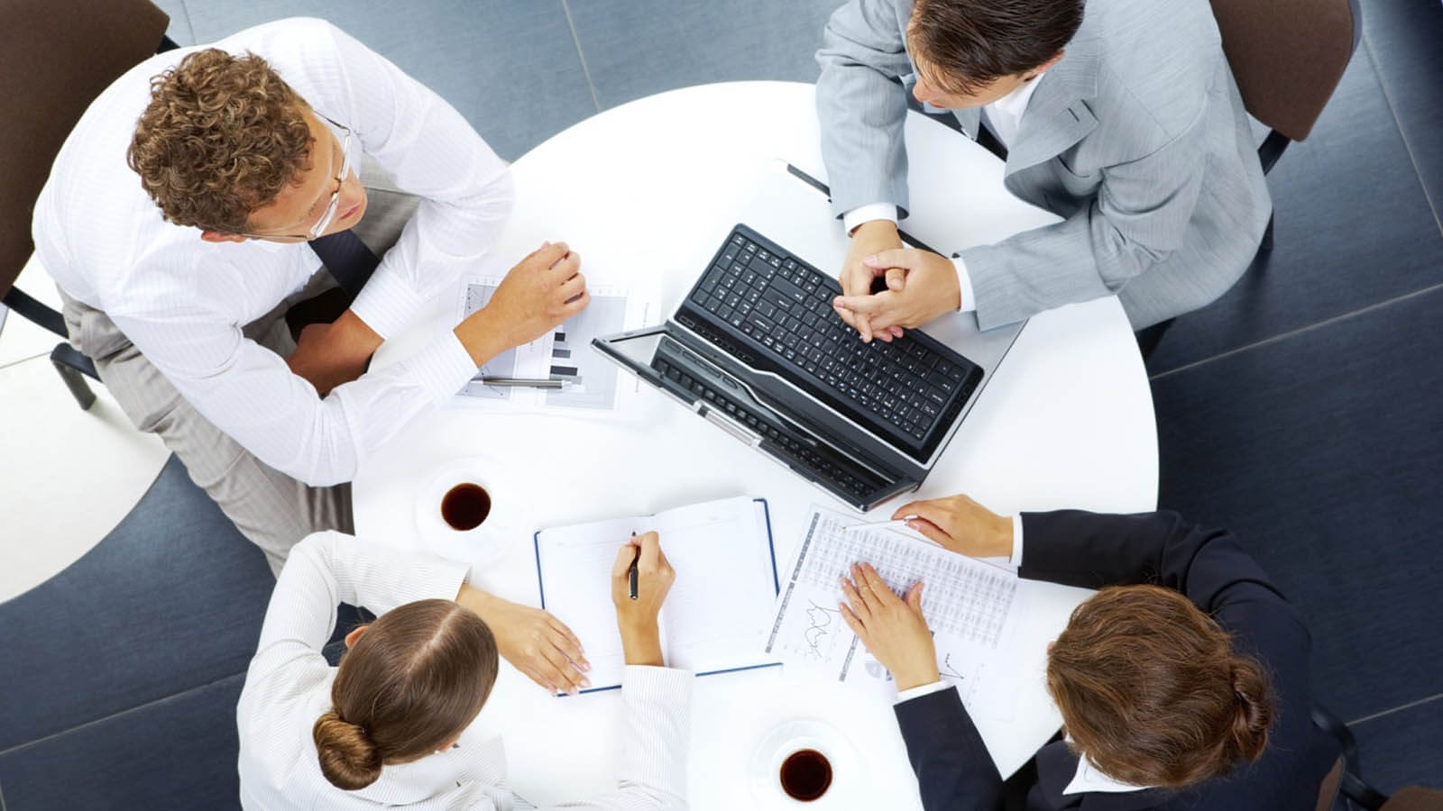 Odoo • A picture with a caption